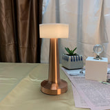 Lampe de Table en Métal à Variation Tactile pour une Ambiance Chaleureuse